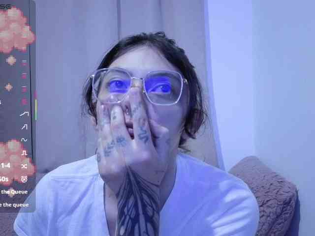 Lesliee22 webcam