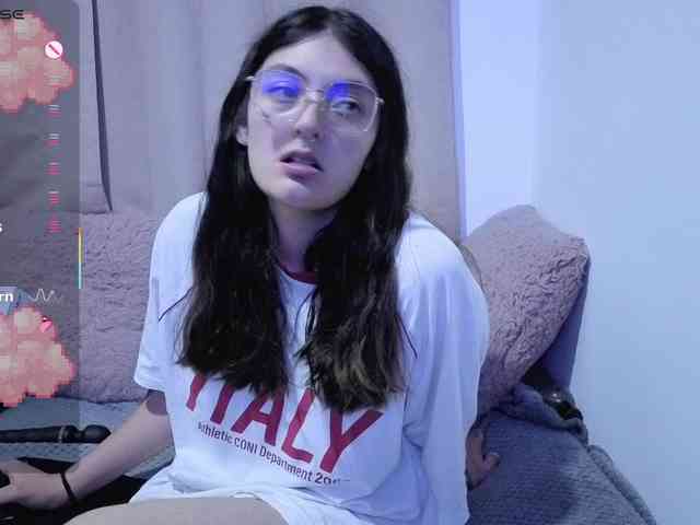 Lesliee22 webcam