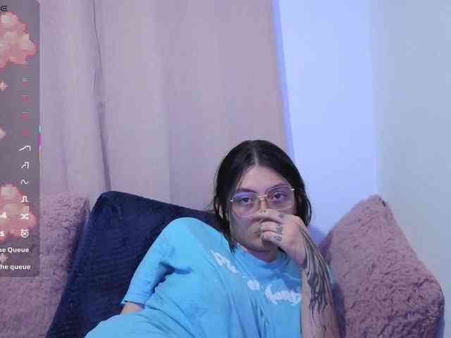 Lesliee22 webcam