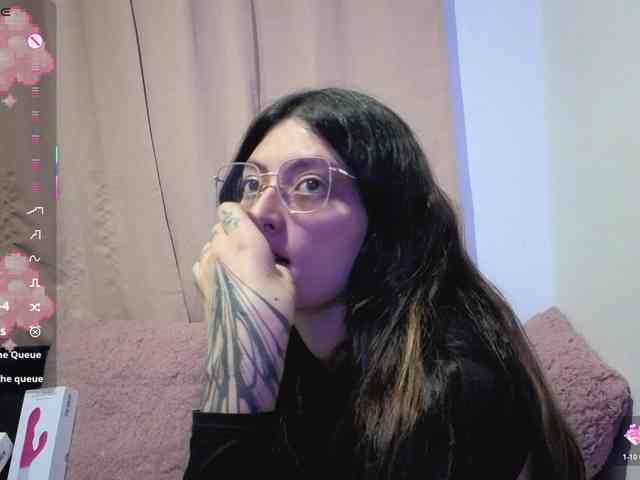 モデル: Lesliee22