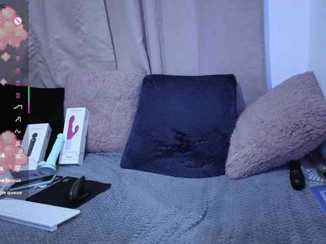 Lesliee22 webcam