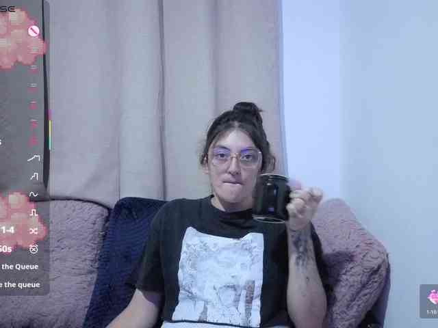 Lesliee22 webcam