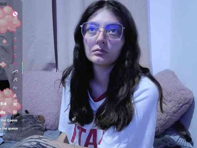 Lesliee22 webcam