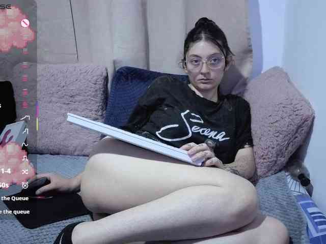 Lesliee22 webcam