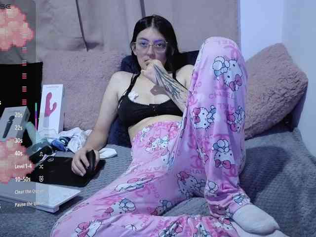 Lesliee22 webcam