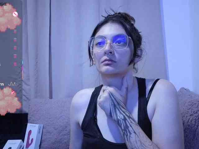 Lesliee22 webcam