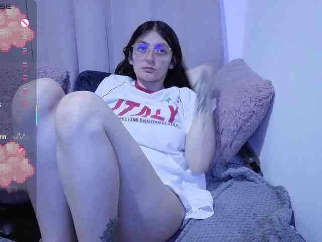 Lesliee22 webcam