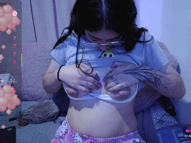Lesliee22 webcam