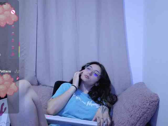 Lesliee22 webcam