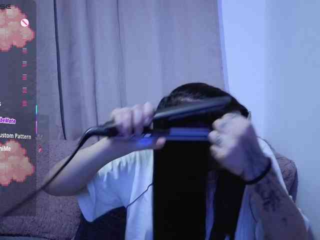 Lesliee22 webcam