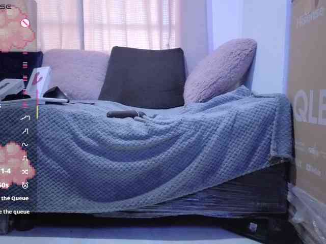 Lesliee22 webcam