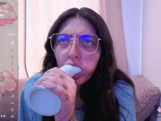 Lesliee22 webcam