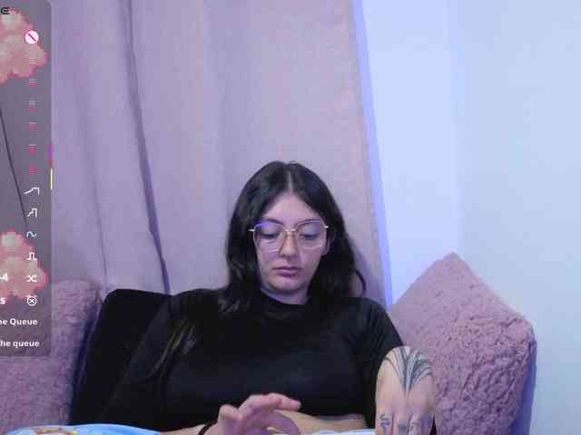 Lesliee22 webcam