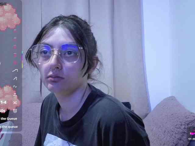 Lesliee22 webcam