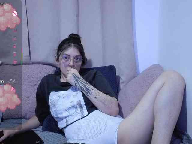 Lesliee22 webcam