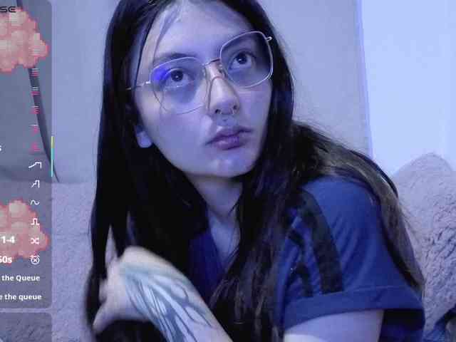Lesliee22 webcam