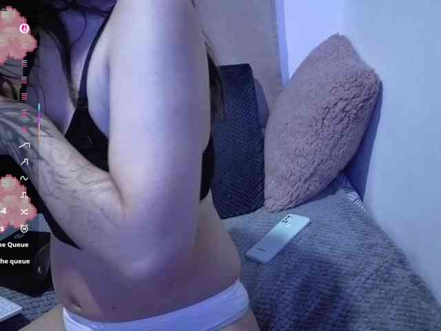 Lesliee22 webcam