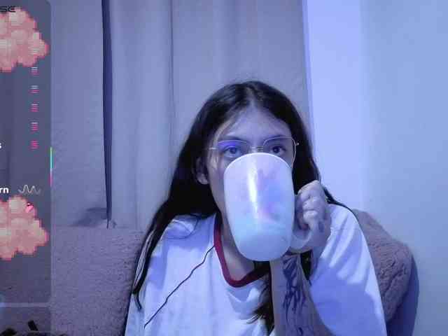 Lesliee22 webcam