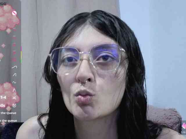 Lesliee22 webcam