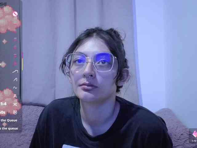 Lesliee22 webcam