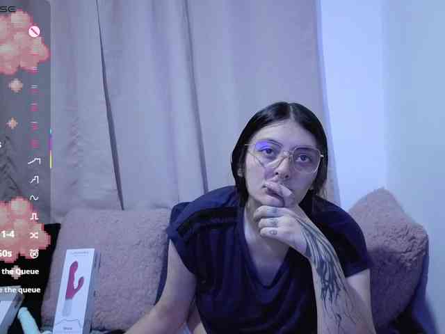 Lesliee22 webcam