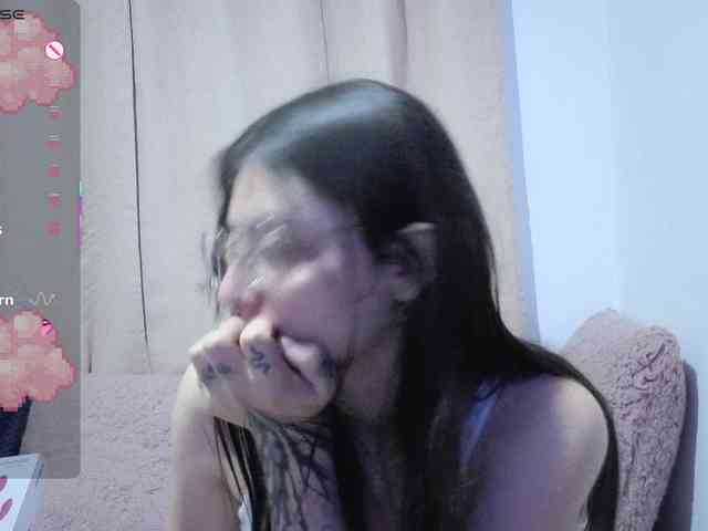 Lesliee22 webcam