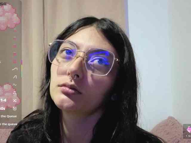 Lesliee22 webcam