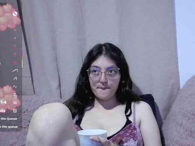 Lesliee22 webcam
