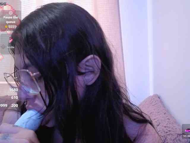 Lesliee22 webcam