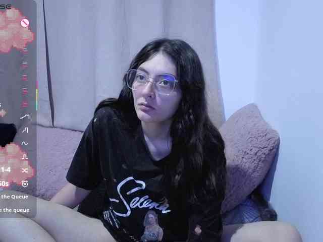 Lesliee22 webcam