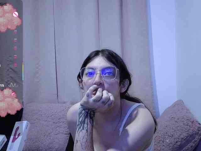 Lesliee22 webcam
