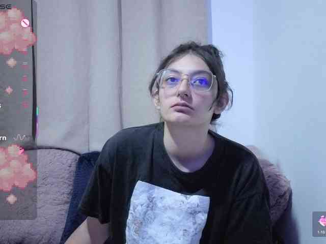 Lesliee22 webcam