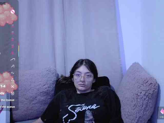 Lesliee22 webcam