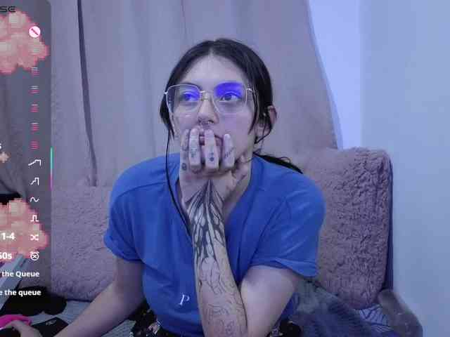 Lesliee22 webcam