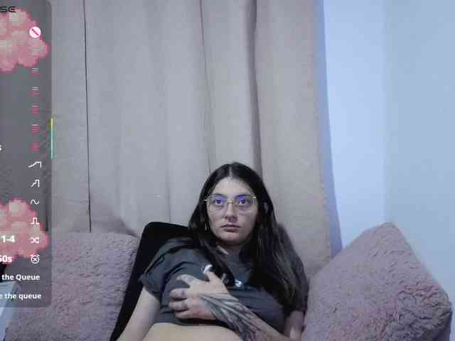 Lesliee22 webcam