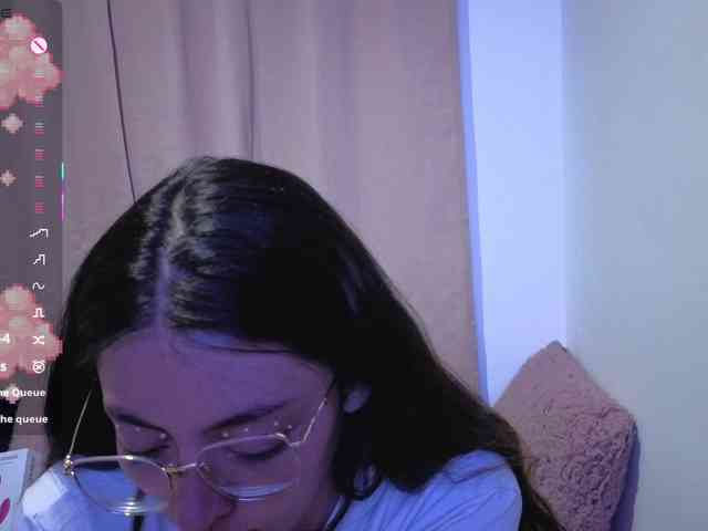 Lesliee22 webcam