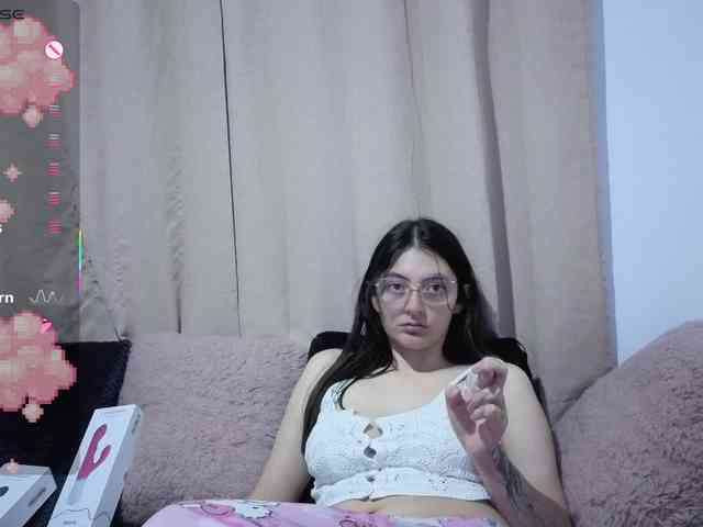 Lesliee22 webcam