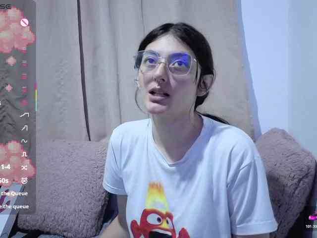 Lesliee22 webcam