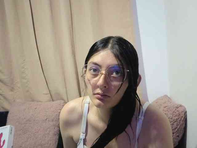Lesliee22 webcam
