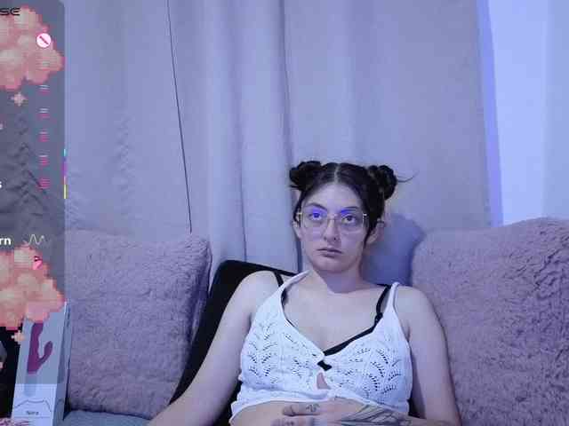 Lesliee22 webcam