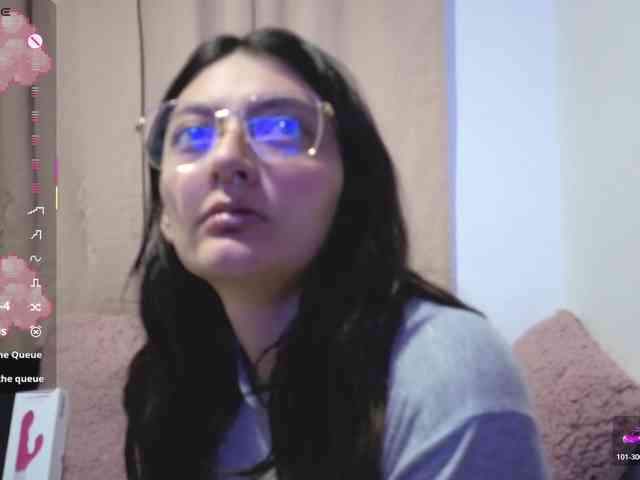 Lesliee22 webcam