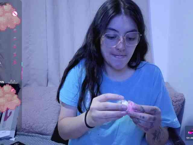 Lesliee22 webcam