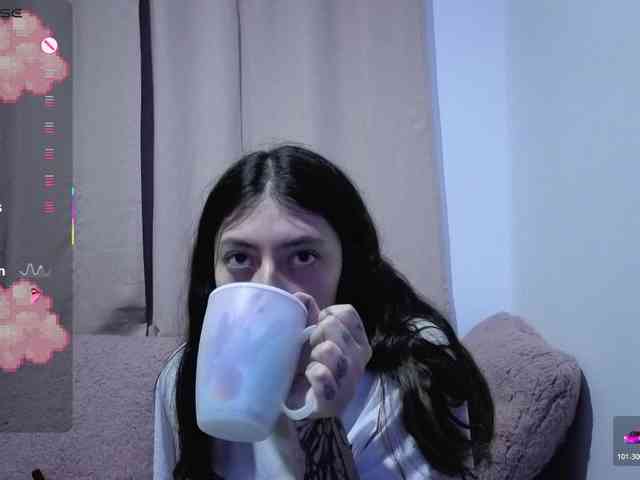 Lesliee22 webcam