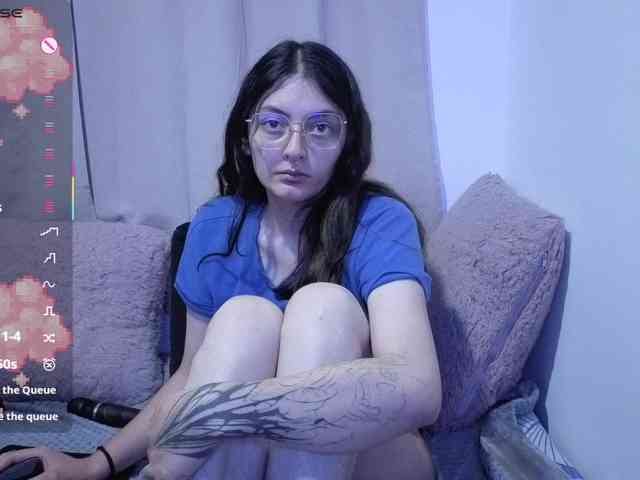 Lesliee22 webcam