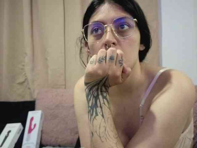 Lesliee22 webcam