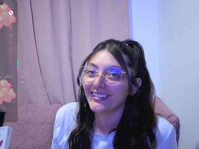 Lesliee22 webcam