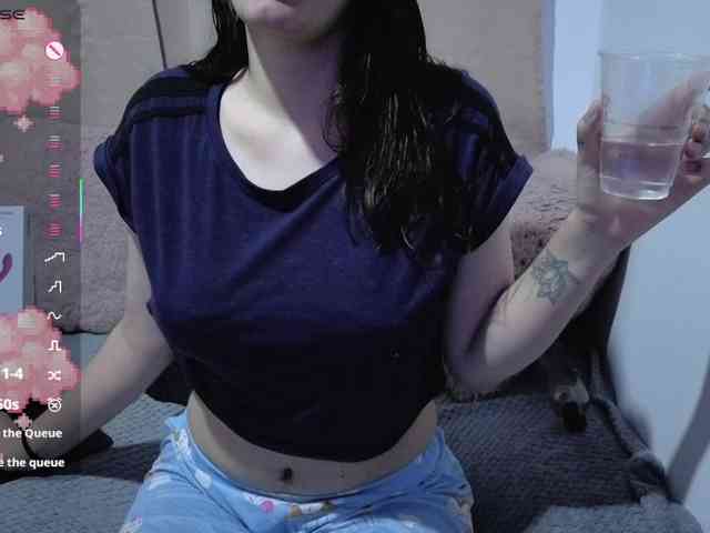 Lesliee22 webcam