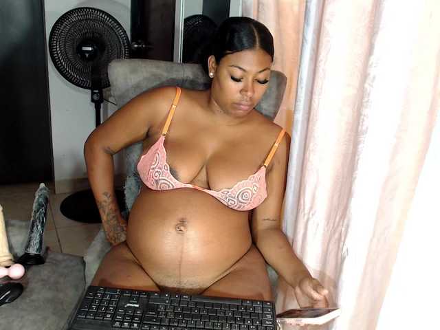 le modèle CataleyaRosex est en webcam porno dans un show sur le site bongacams, il possède les tags suivants: Ebony,Brunette,Trimmed