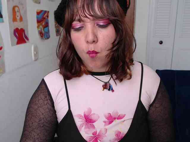 NanaBela webcam