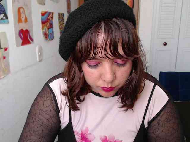 NanaBela webcam